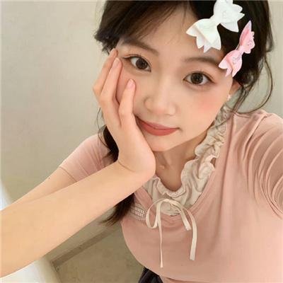 俏皮女学生